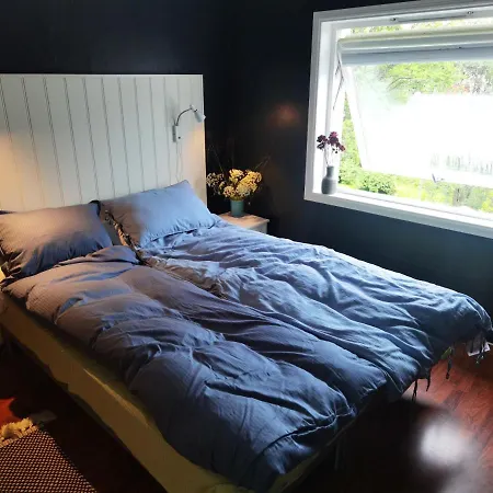 A Place That Feels Like Home. Free Parking. Apartment *